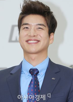 Song Byeong Cheol (1981)