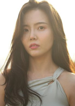 Kim Ji Soo (1990 Mar)