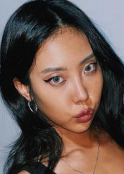 Kim Min Jeong (Bicki - COCANBUTTER) (1994)