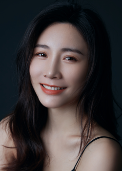 Hou Rui Qing (1995)
