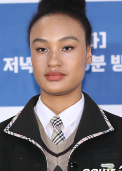 Bae Yoo Jin (2002)