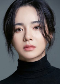 Bae Eun Woo (1990)