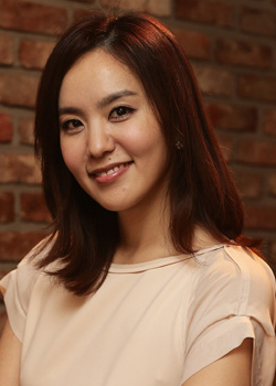 Park Ji Yoon (1979)