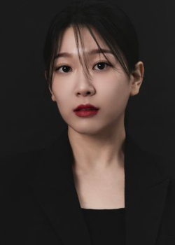 Jang Yoon Jeong (1990)