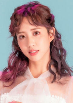 Elaine Ho (1990)