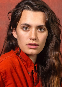 Ella Rumpf (1995)