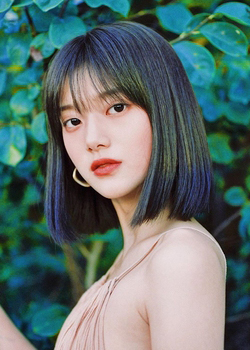Kim Min Seo (1996)