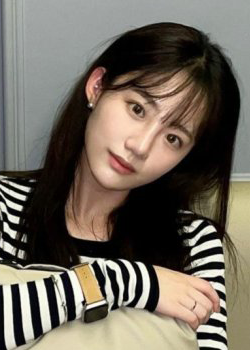 Hong Seung Yeon (1999)