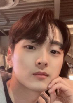 Kim Min Kook (Xhin) (1990)