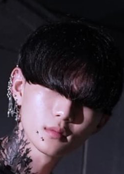 Lee Seung Min (KURO) (1990)