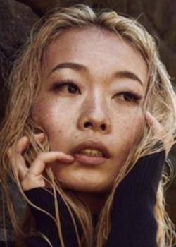 Ling Zhang (1990)