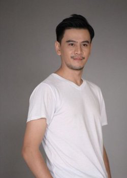 Pakoo Atiwat Kanchanapiwat (1990)