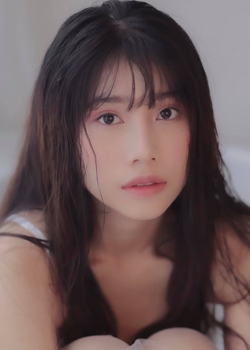 Phạm Nguyễn Tường Vi (2000)