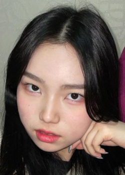 Kim Yoo Jin (Sharon - Bling Girls) (1990)