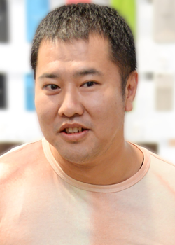Tonikaku Akarui Yasumura (1982)