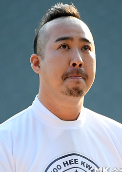 Yoo Hee Kwan (1986)